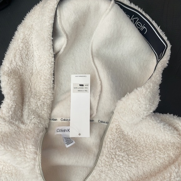 Calvin Klein fluffy jacket - Picture 3 of 3